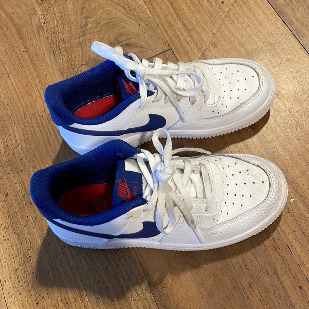 Nike Force 1 shoes